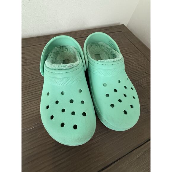 Crocs Mint Green Lined Size Junior 2 Clogs Kids - Picture 2 of 6